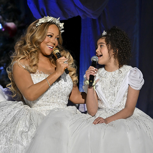 Mariah Carey & Monroe Cannon - Away In A Manger
